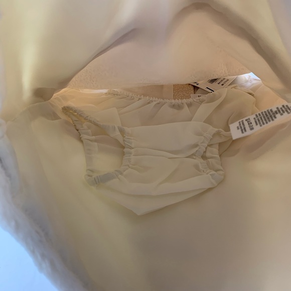 NWT JANIE AND JACK GOLD METALLIC W/ FAUX FUR 6-12M - Picture 7 of 8